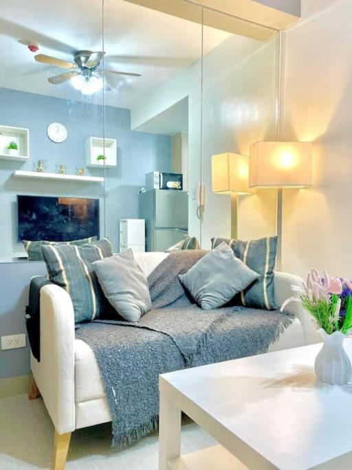 Fully Equipped 1Br Condo At Shore2 Near To Moa マニラ市 エクステリア 写真